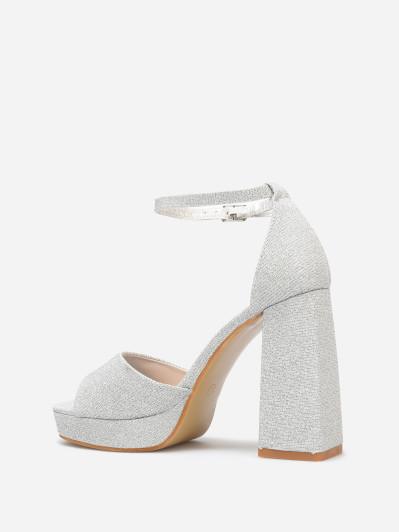 Sandales pailletées à talon haut