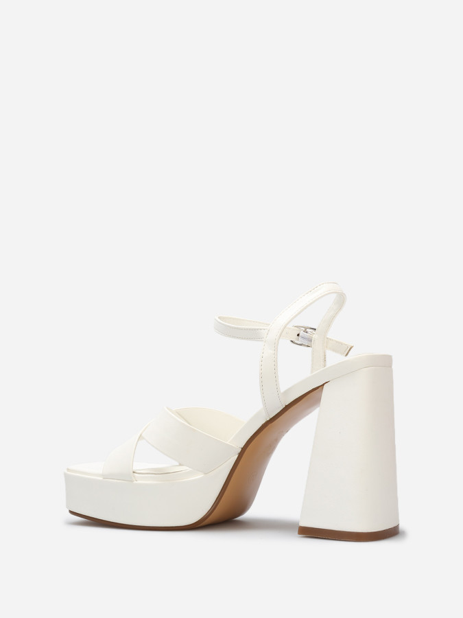 Sandales à plateforme avec brides croisées