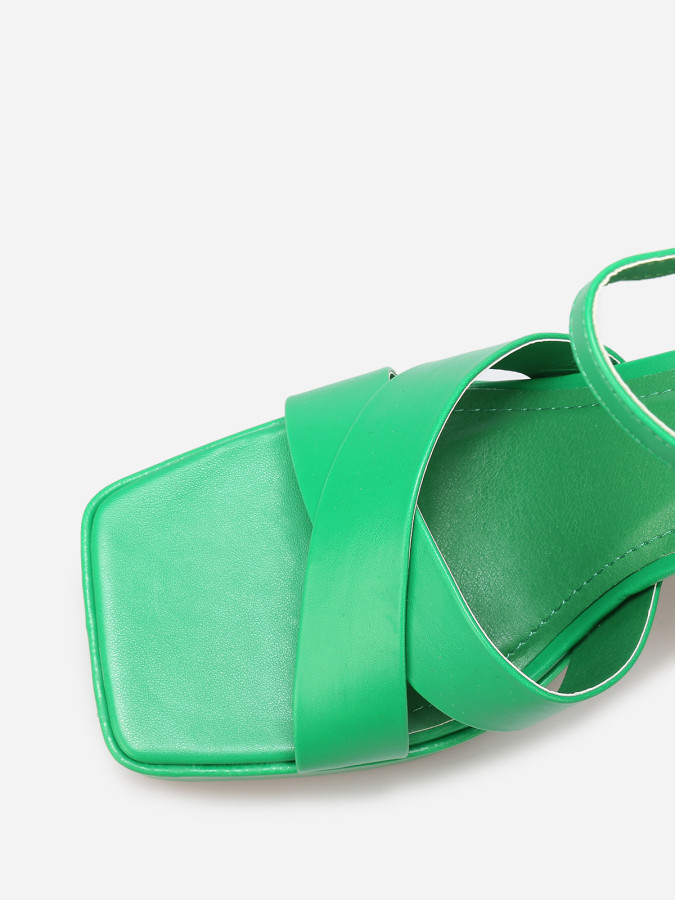 Sandales à plateforme avec brides croisées