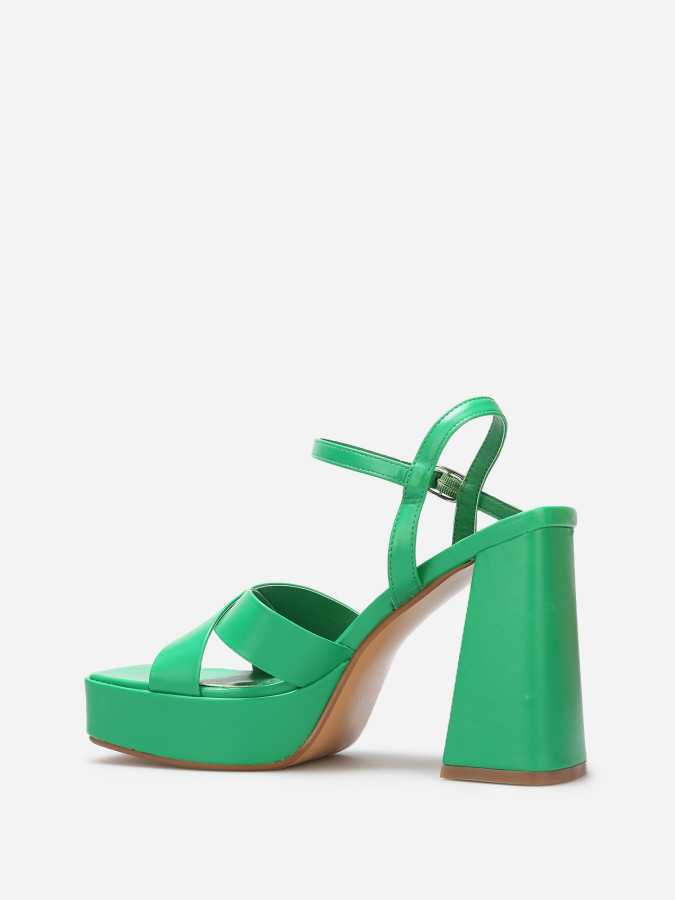 Sandales à plateforme avec brides croisées