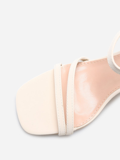 Sandales en simili mat à fines brides