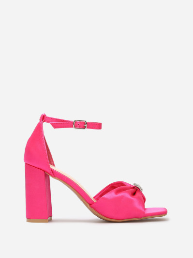 Sandales avec bride noeud à strass