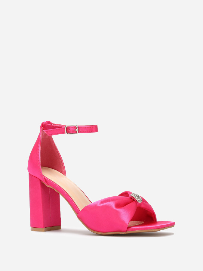 Sandales avec bride noeud à strass