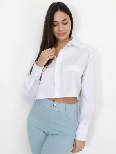 Chemise cropped et ample