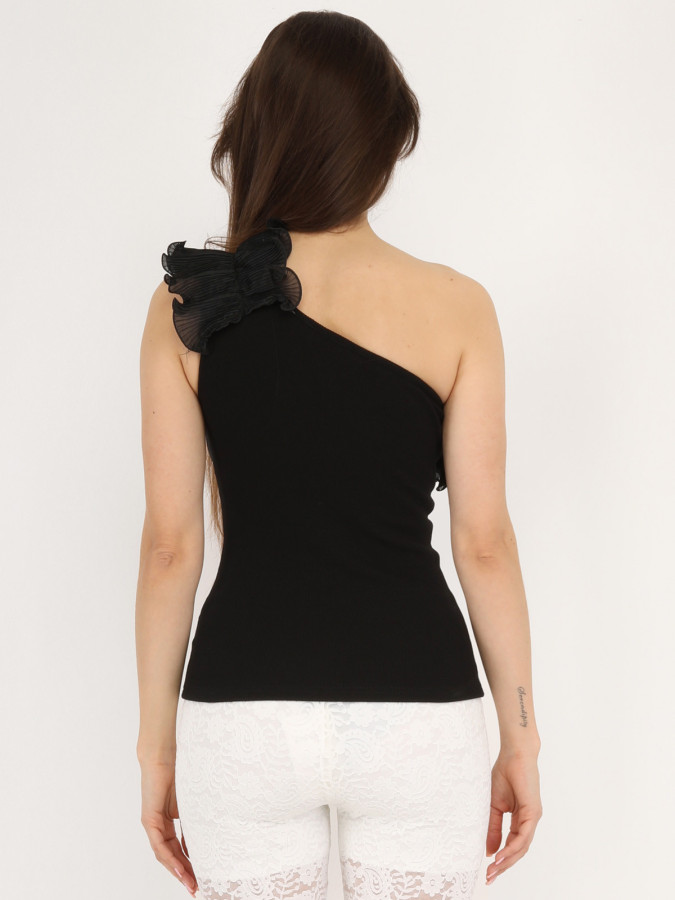 Top à col asymétrique volanté