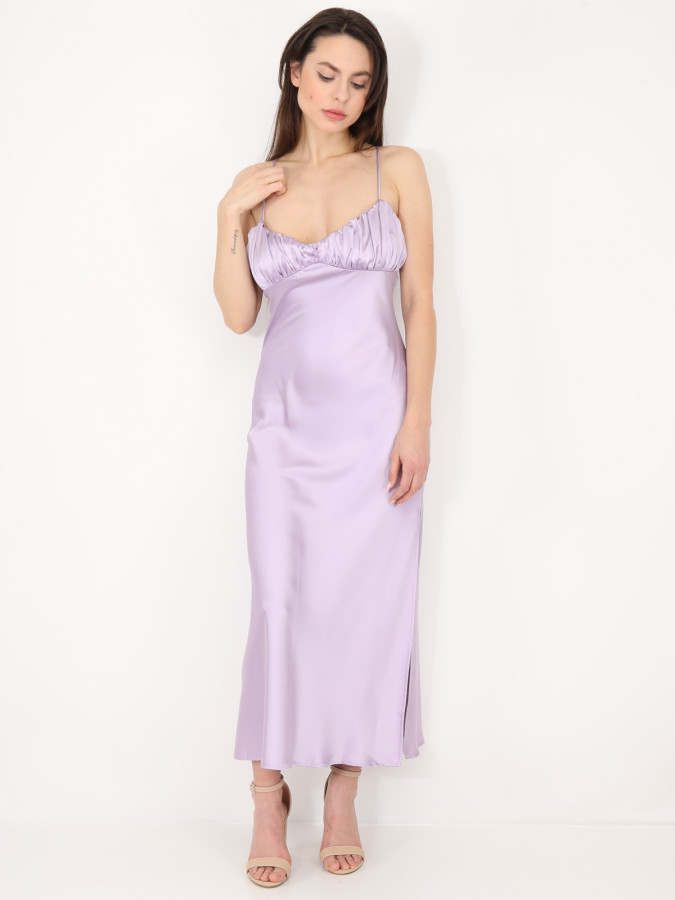 Robe satinée style corset froncé