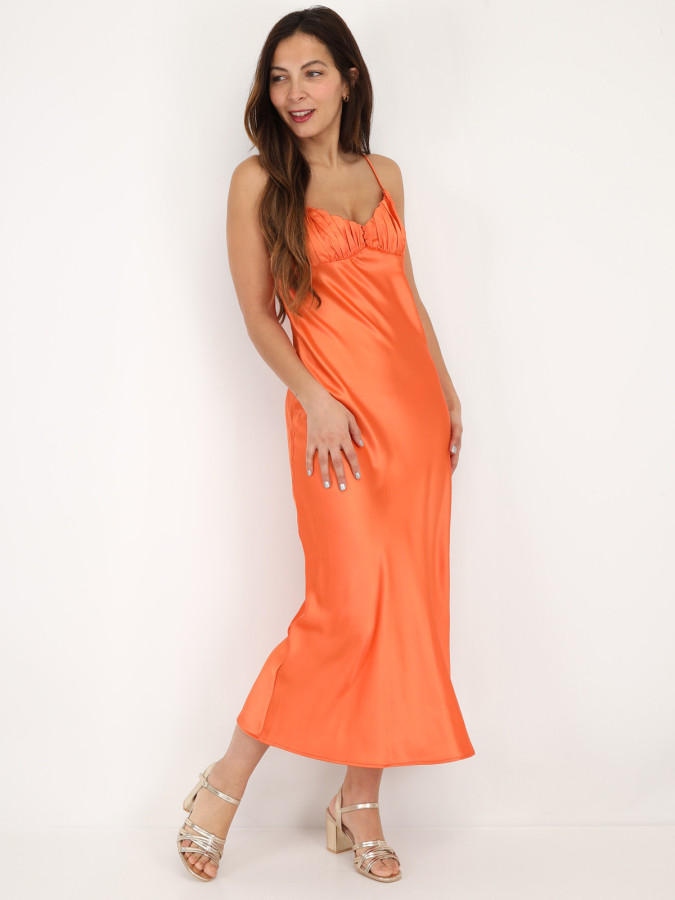 Robe satinée style corset froncé