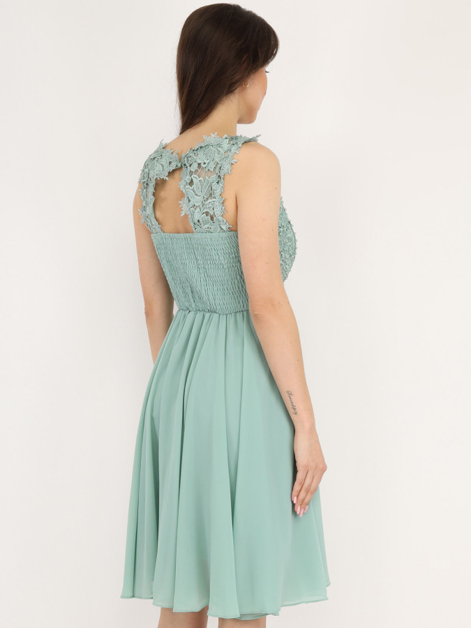 Robe patineuse avec broderie et perles