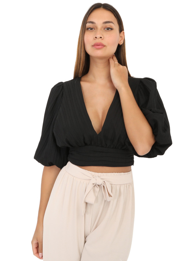 Crop Top plissé à manches ballons.