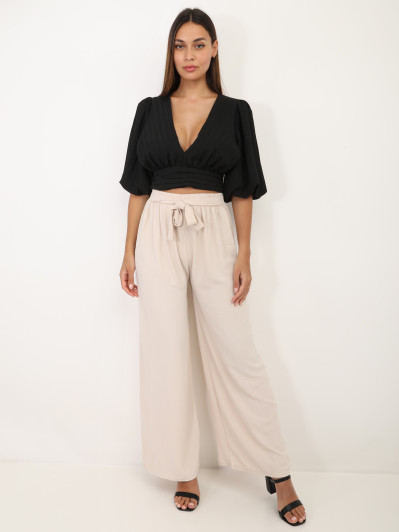 Crop Top plissé à manches ballons.