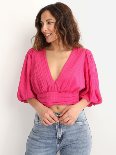 Crop Top plissé à manches ballons.