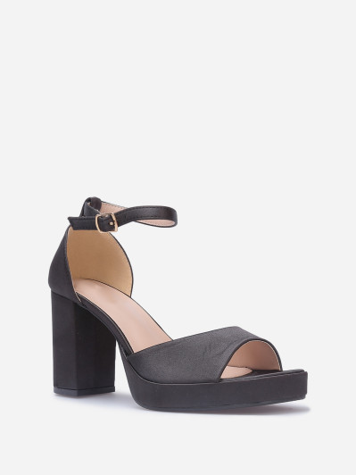 Sandales satinées à bout carré