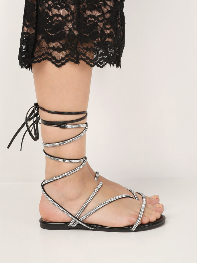 Sandales plates à lacets en strass