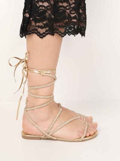 Sandales plates à lacets en strass