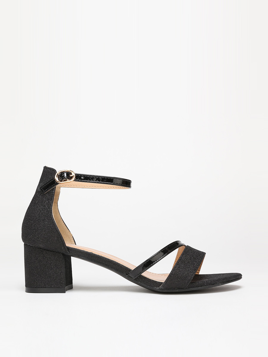 Sandales noires pailletées et vernies grandes tailles
