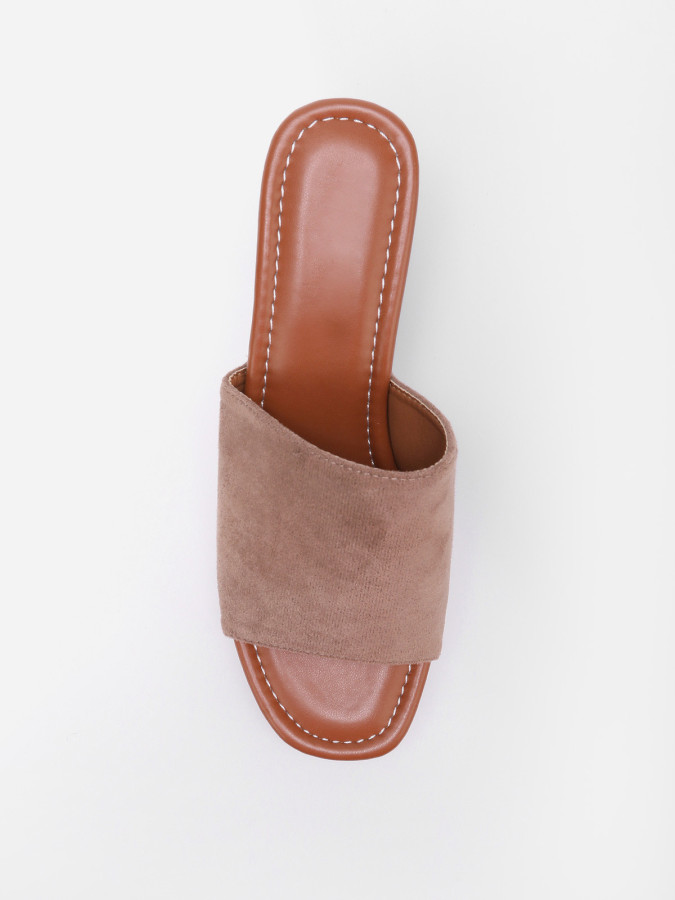 Mules sabots cloutées en suédine