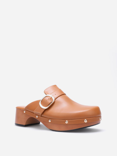 Sabots cloutés en simili