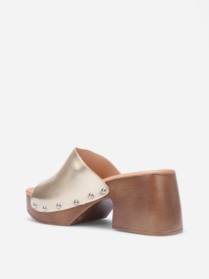 Mules sabots cloutées à plateforme