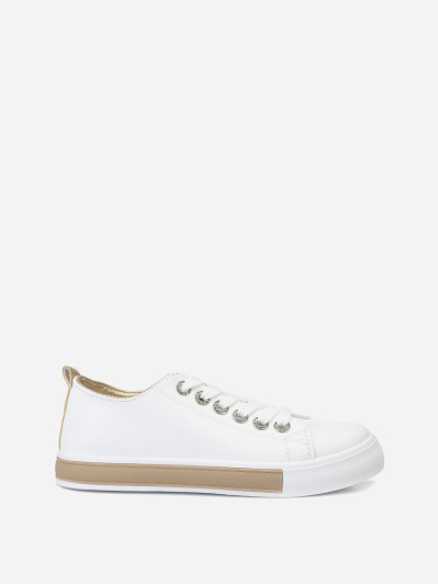 Baskets avec oeillets strassés