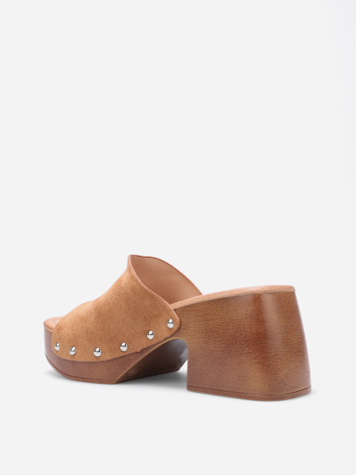 Mules sabots cloutées à plateforme