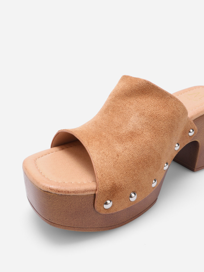 Mules sabots cloutées à plateforme