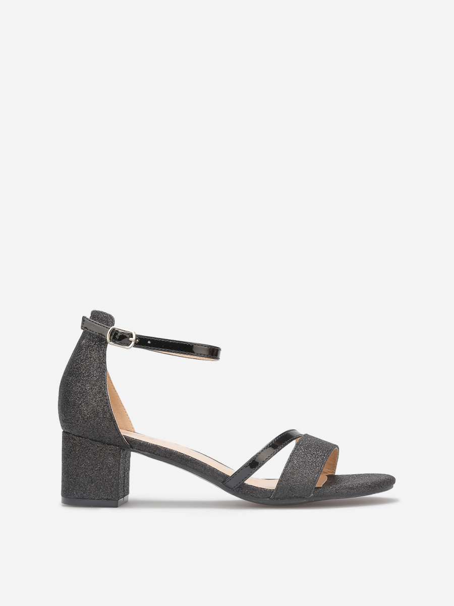 Sandales pailletées à fines brides vernies