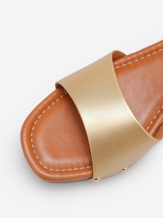 Sandales style sabots à large bride