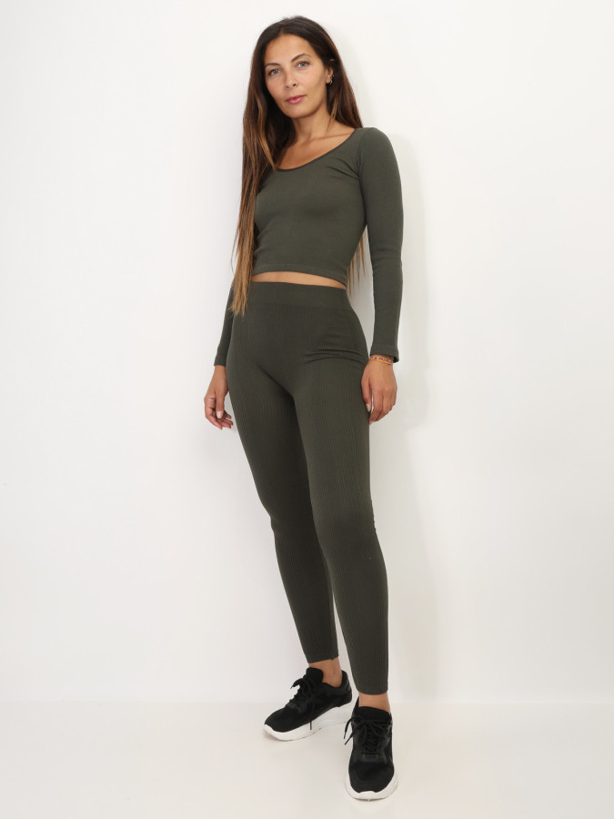 Top court côtelé basique