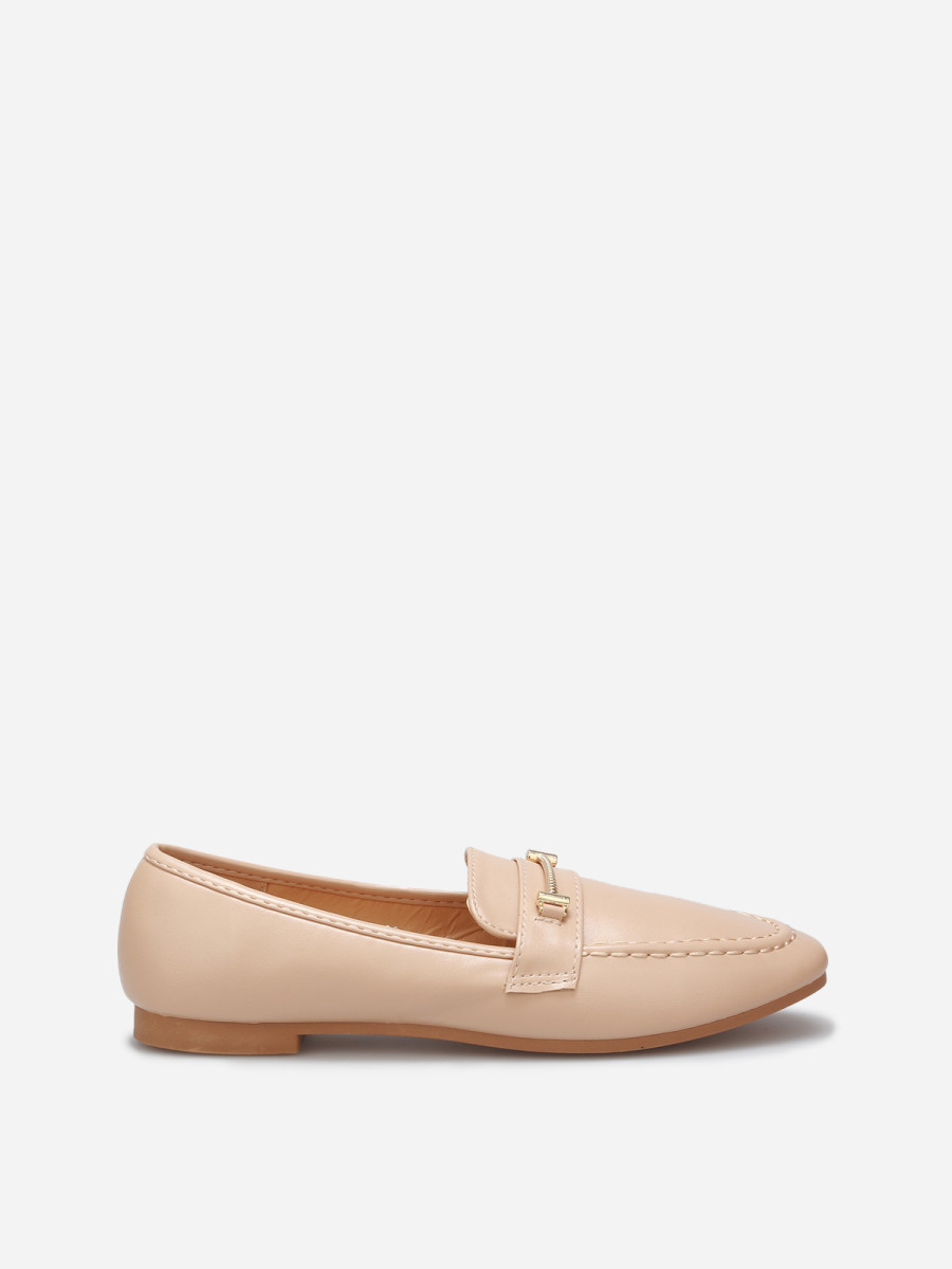 Mocassins avec surpiqûres et bride dorée