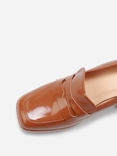 Mocassins vernis à talon