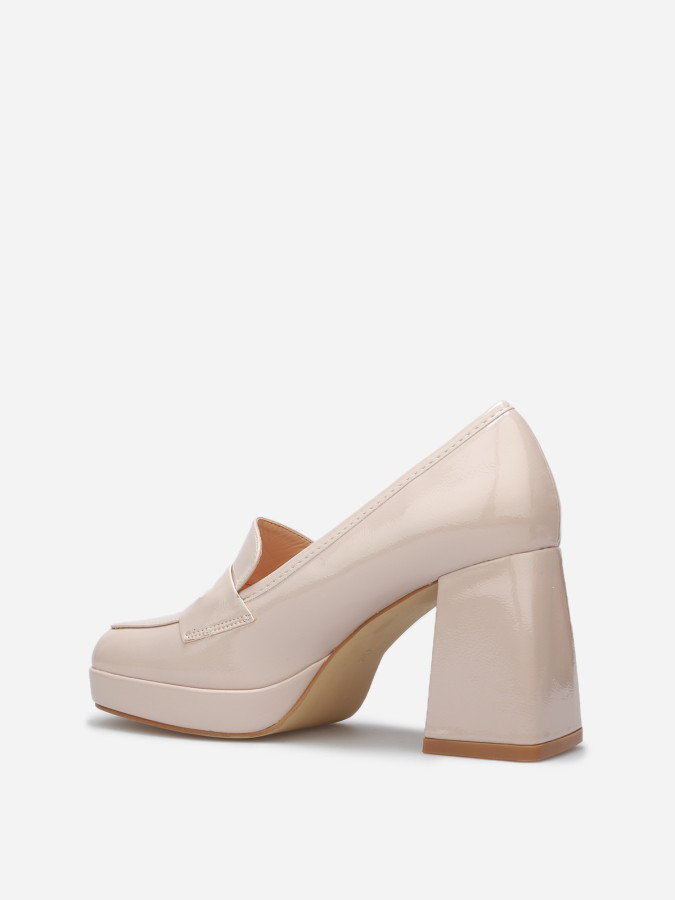 Mocassins vernis à talon