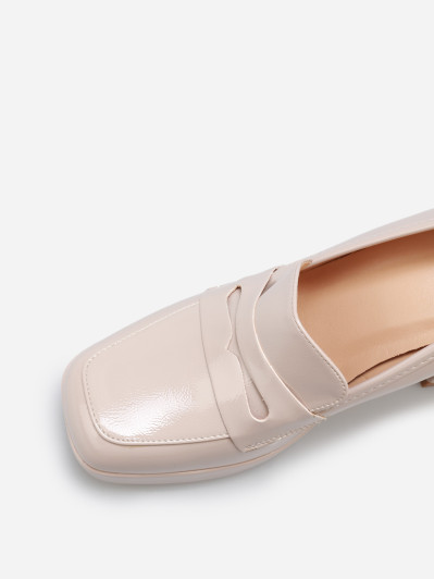 Mocassins vernis à talon