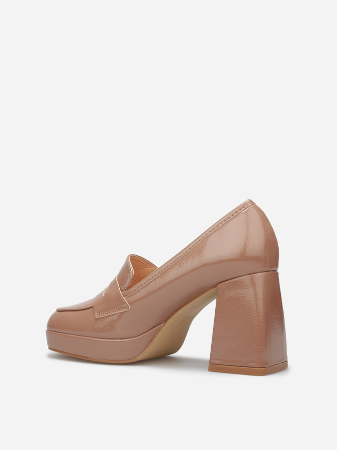 Mocassins vernis à talon