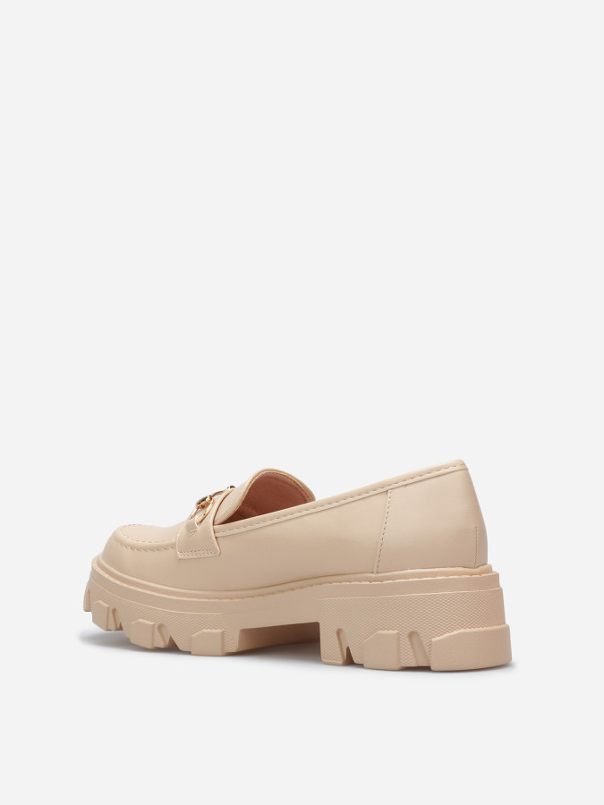 Mocassins crantées avec bride dorée