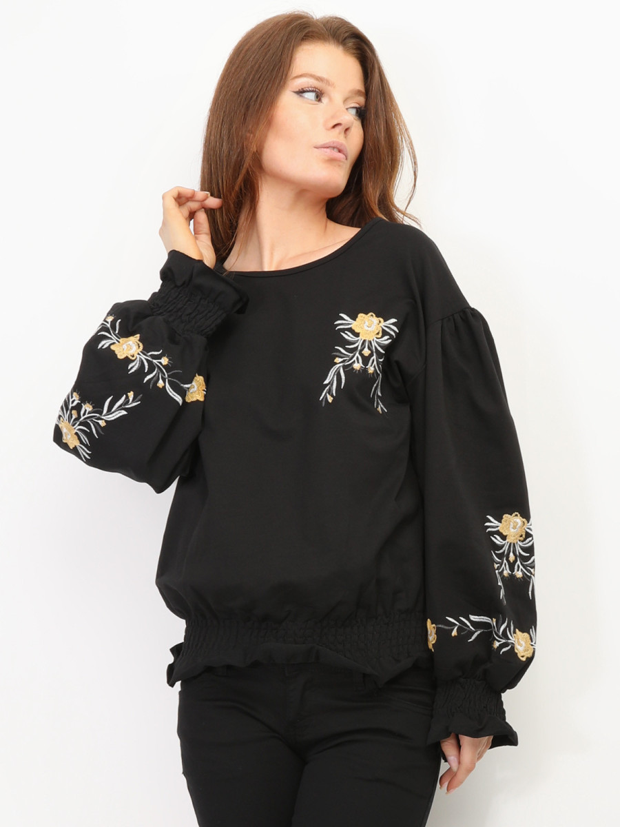 Top manches longues à fleurs brodées