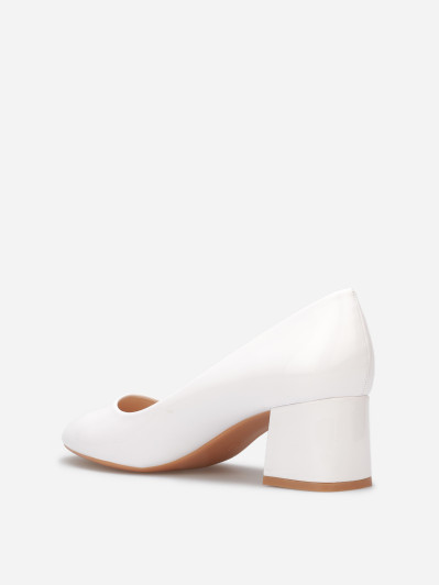 Escarpins vernis à talon carré