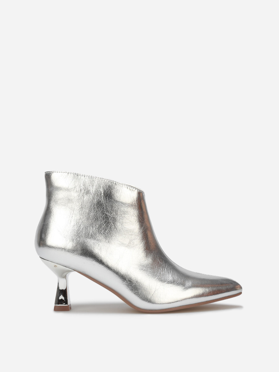 Bottines pointues à petit talon métallique