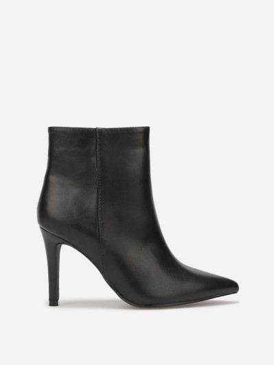 Bottines pointues à talon aiguille