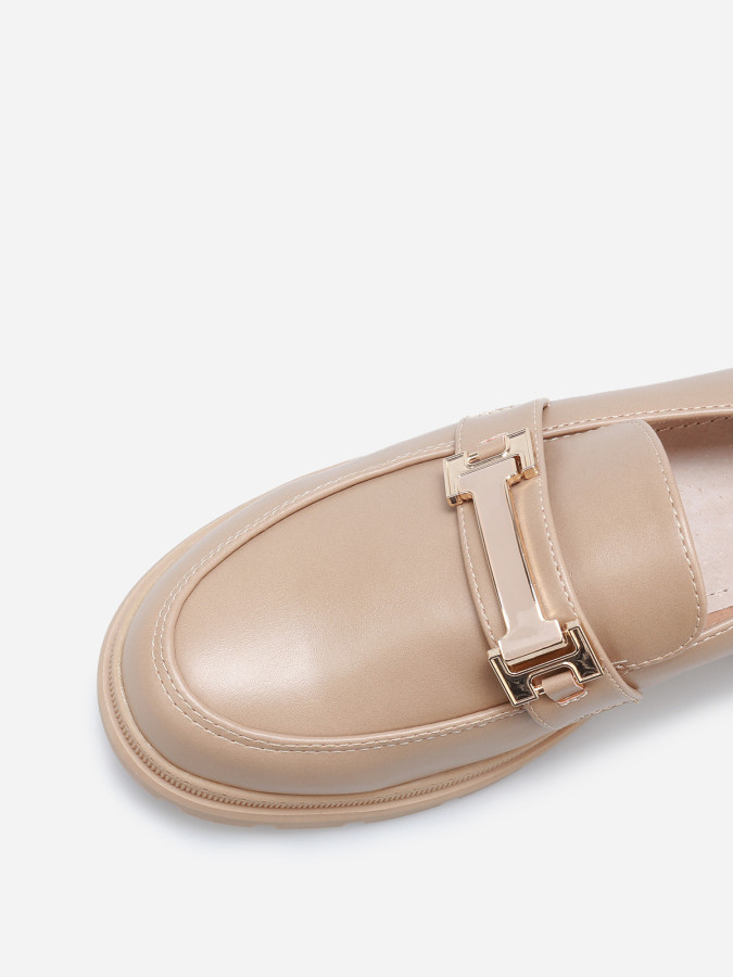 Mocassins à semelle fine crantée et boucle