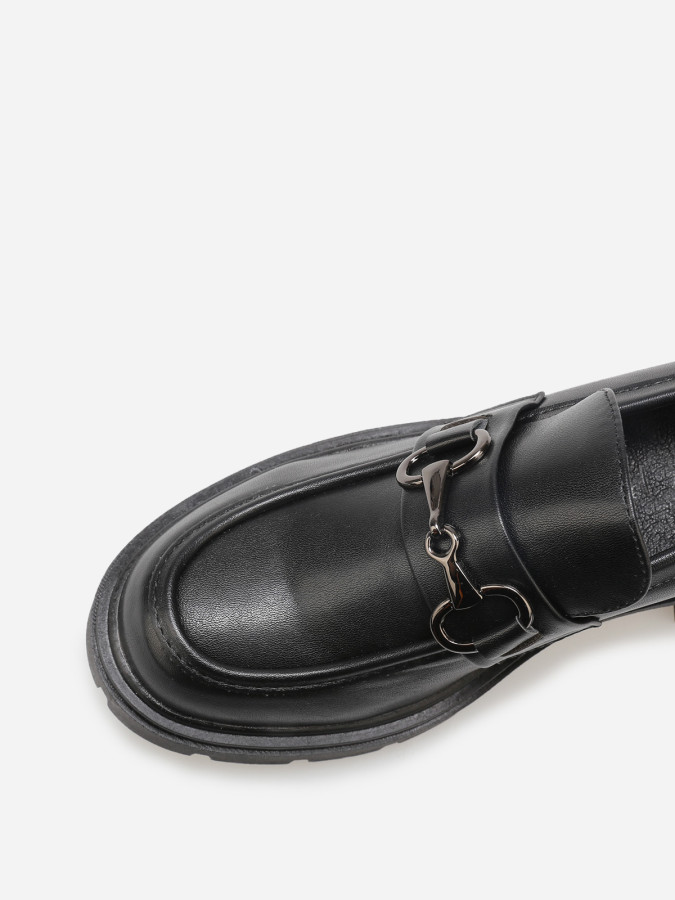 Mocassins à talon et semelle crantés