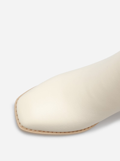 Chelsea à talon et bout carrés