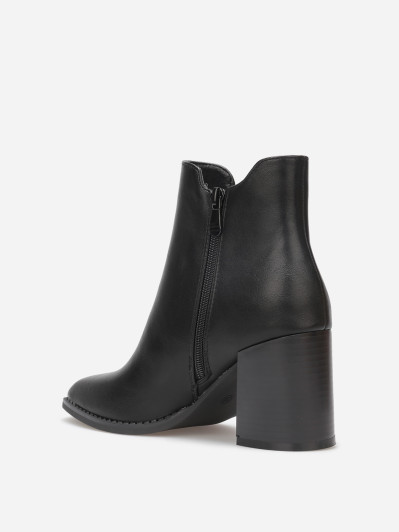 Chelsea à talon et bout carrés