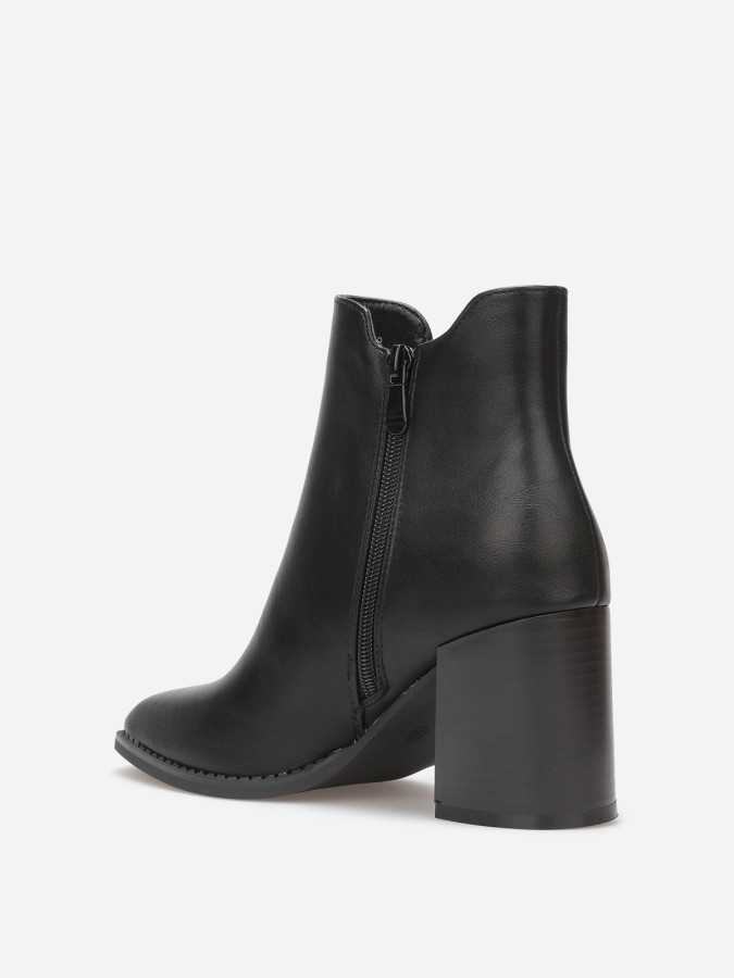 Chelsea à talon et bout carrés