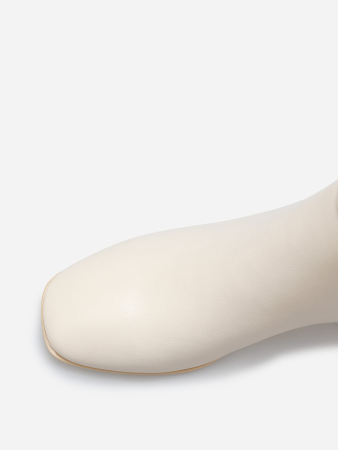 Bottines à bout carré et mors serti