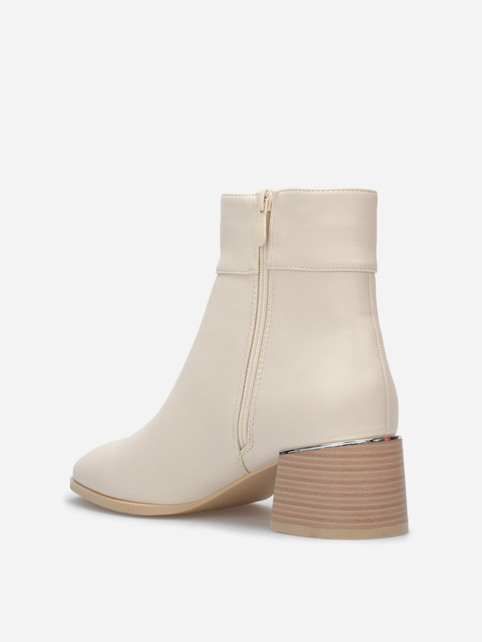 Bottines à bout carré et mors serti