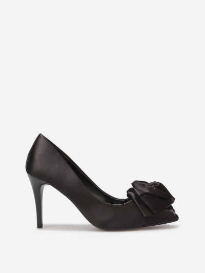 Escarpins satinés à fleur