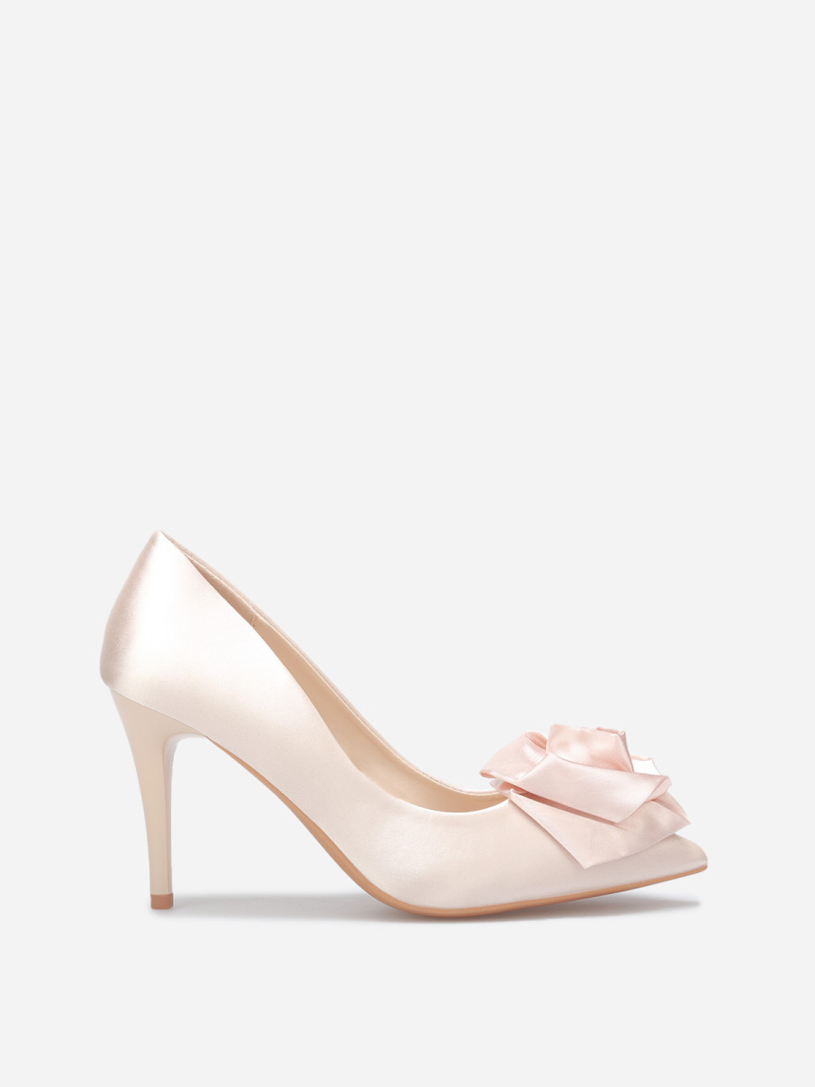 Escarpins satinés à fleur
