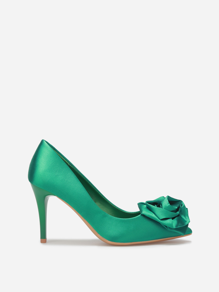 Escarpins satinés à fleur