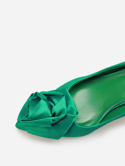 Escarpins satinés à fleur