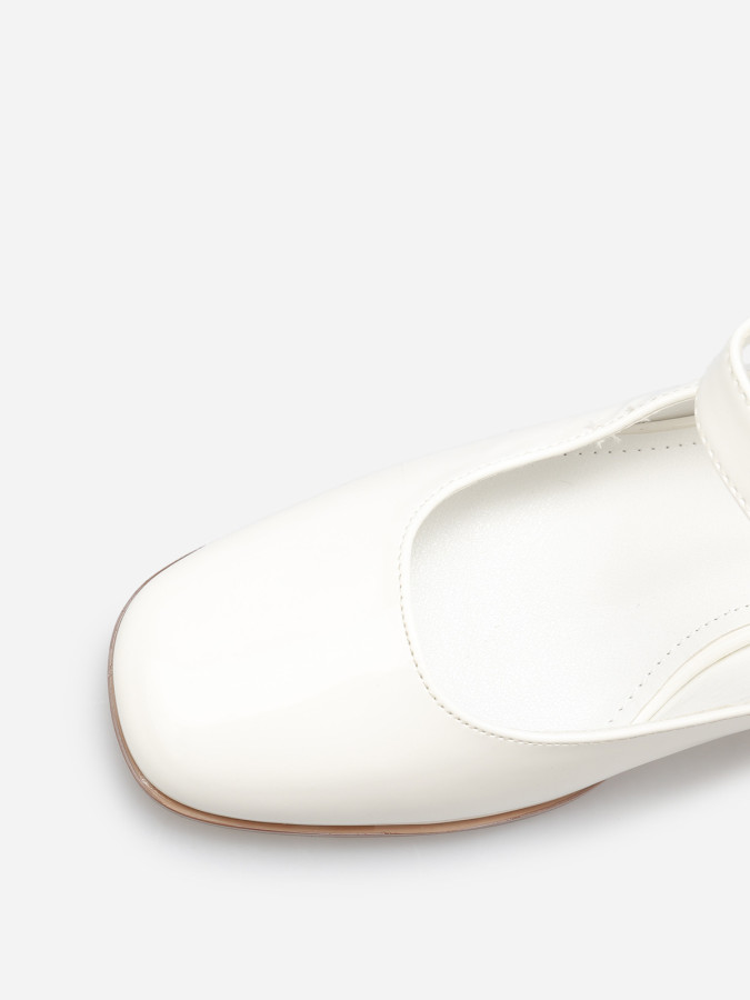 Babies vernies à talon carré